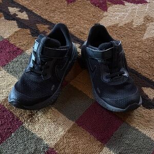 Nike Black Sneakers Streamlined Athletic‎ Comfort